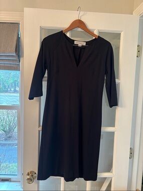 Lesley Evers Black V-Neck Midi Shift Dress